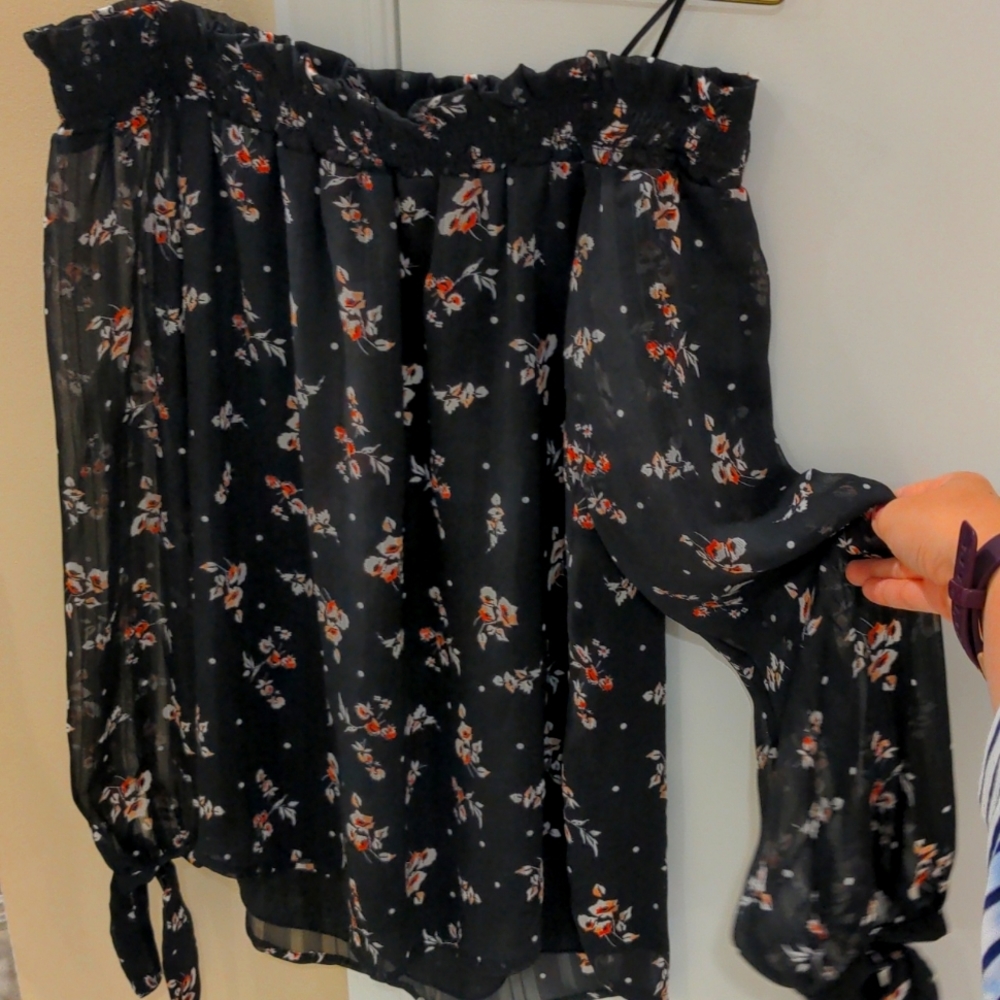 WAYF Off shoulder floral top